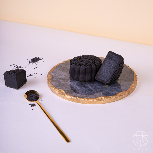 Organic Charcoal Sesame Mooncake