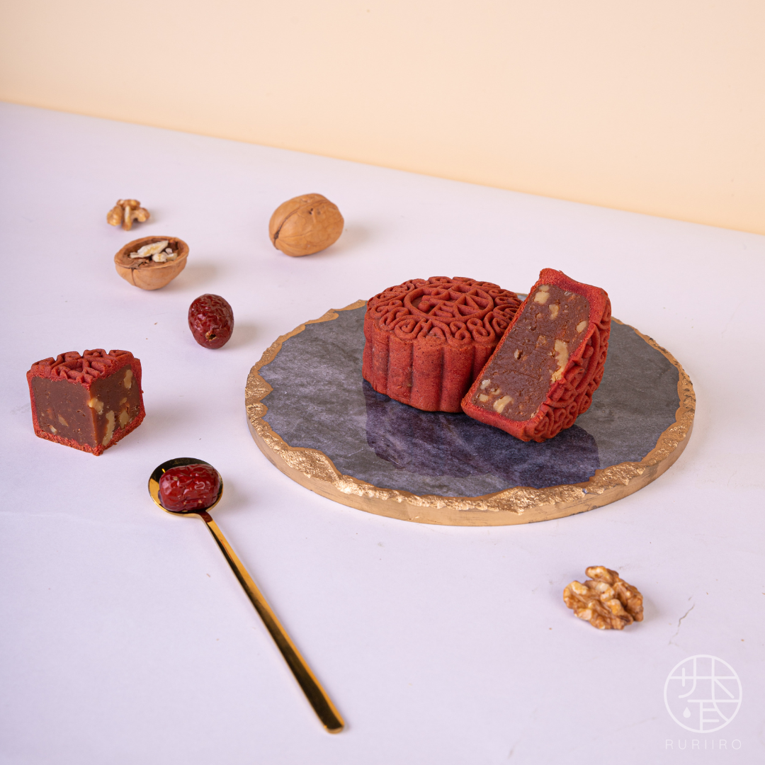 Organic Jujube Walnut Mooncake